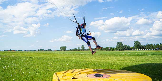 accuraat landen afbeelding parachutist accuraat landen afbeelding parachutist